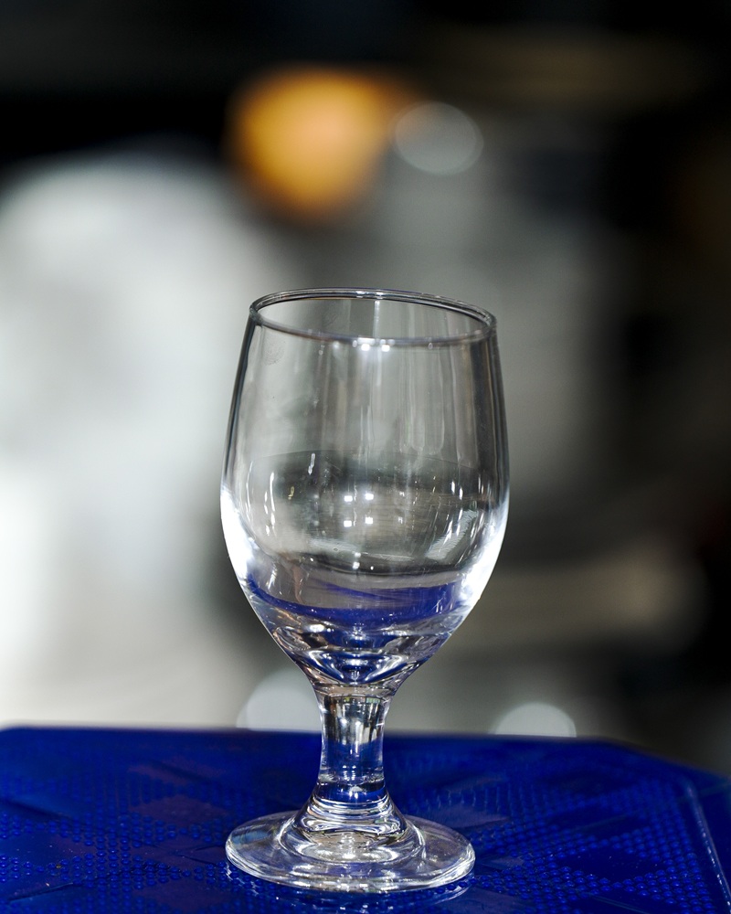 Timeless Elegance Wine Glass – Clear Stemware for Red & White Wines