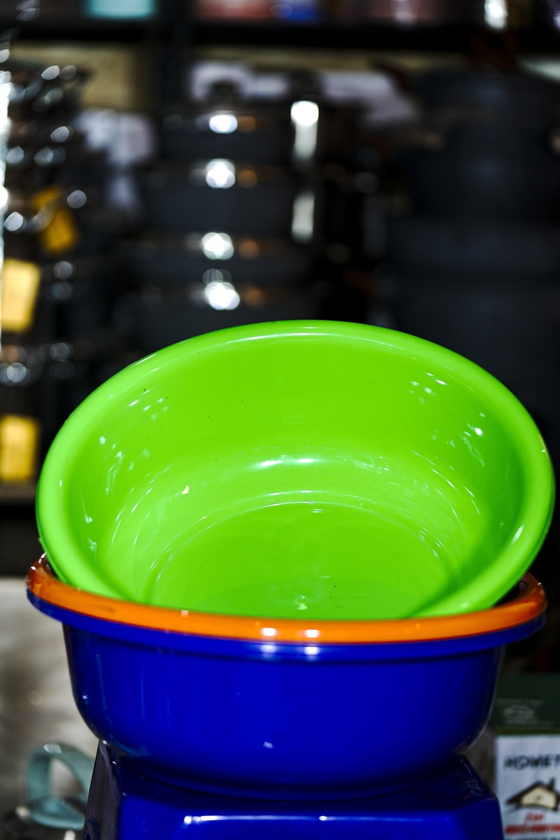 Stack & Serve Plastic Bowl Duo – Blue with Orange Rim & Green Companion