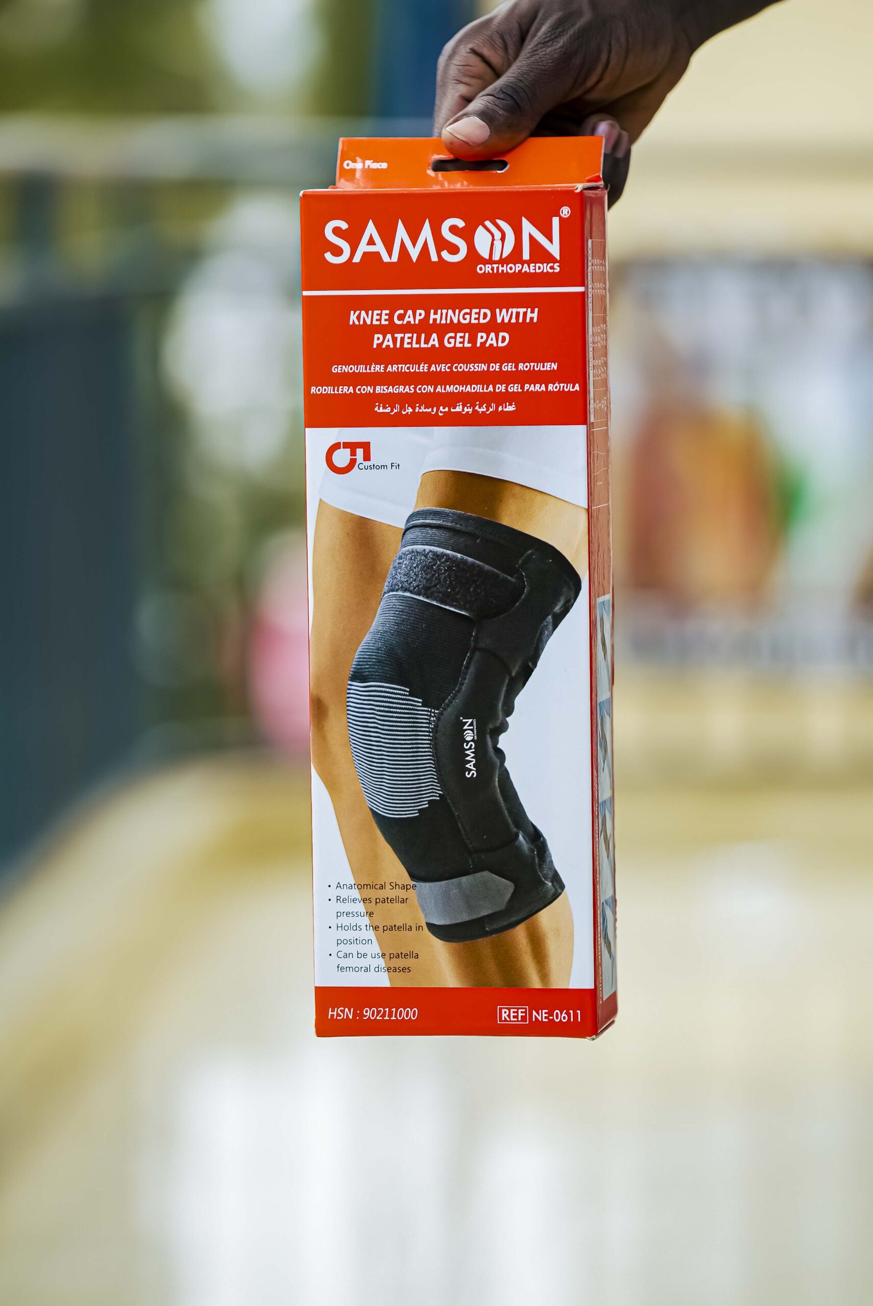 knee cap hinged with patella gel pad