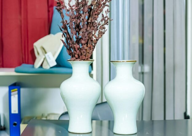 MERISHOPP 2PC Realistic Miniature Vase Model Garden
