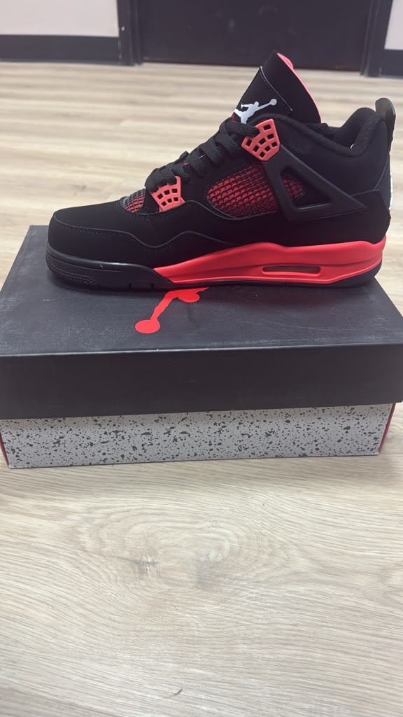 Air Jordan 4 Retro "Red Thunder" - Image 2
