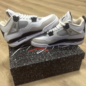 Air Jordan 4 Retro "Military Black"