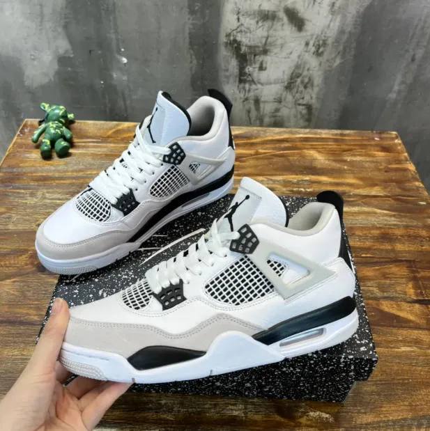 Air Jordan 4 Retro "Military Black" - Image 4