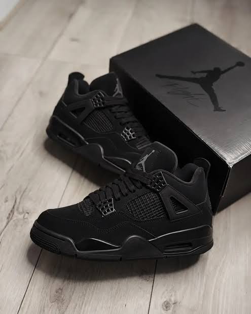 Air Jordan 4 Retro “Black Cat”
