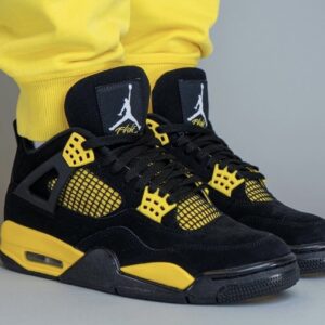 Air Jordan 4 Black Yellow Retro "Thunder"